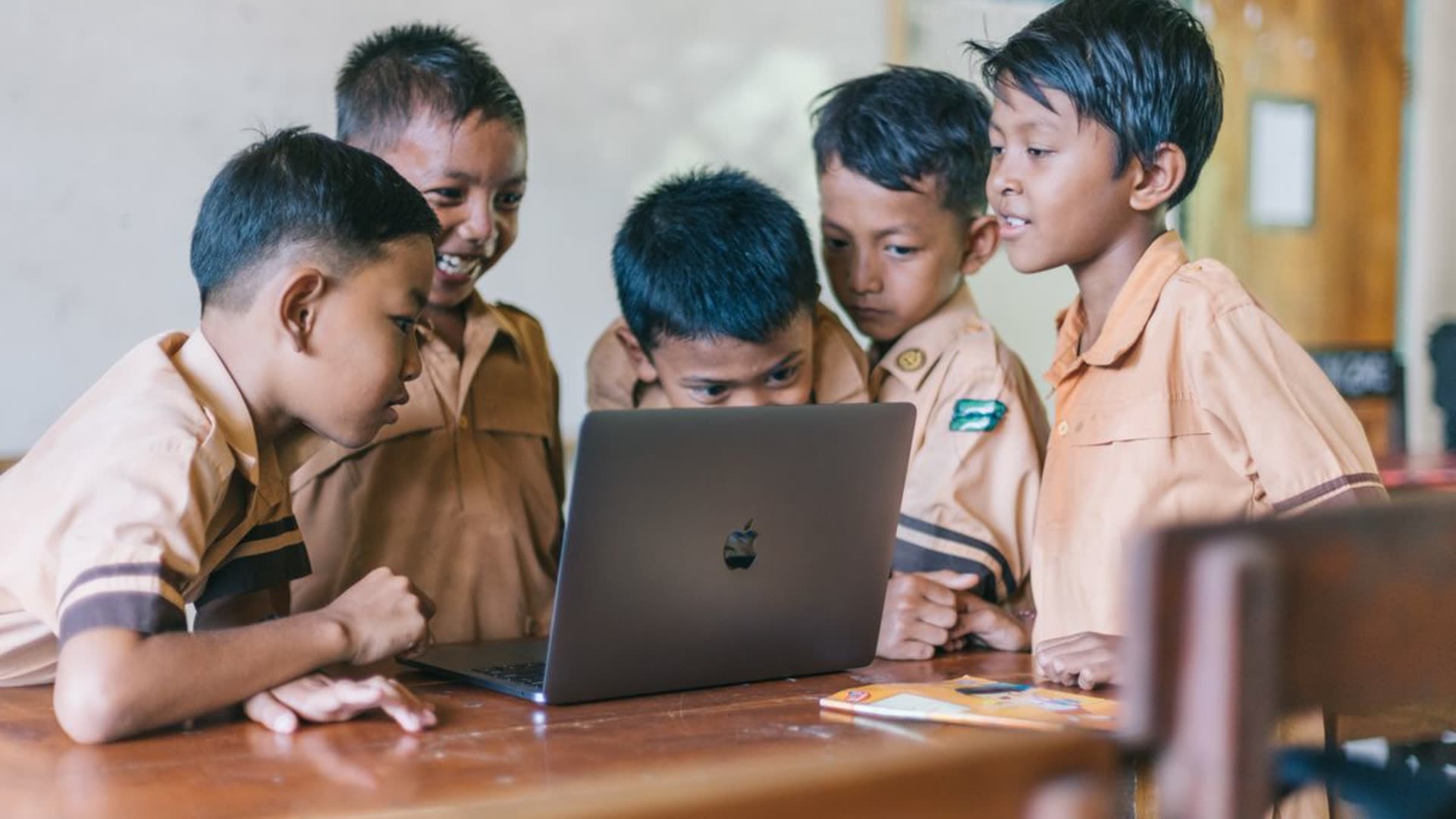 Selamat Datang di SMK Uji MSDKRKIT